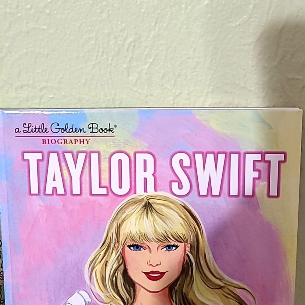 A Little Golden Book Biography of Taylor Swift, NWOT - Picture 3 of 7